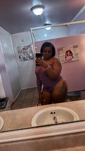 Tionna, 26  female escort, Panama City