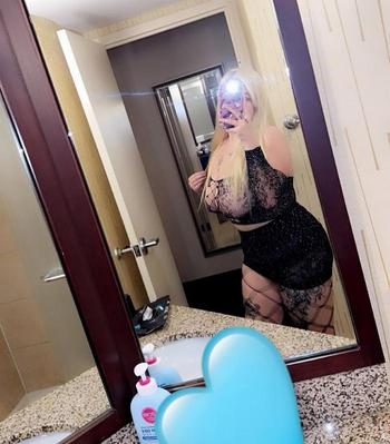 865-404-3022, 23  female escort, Panama City