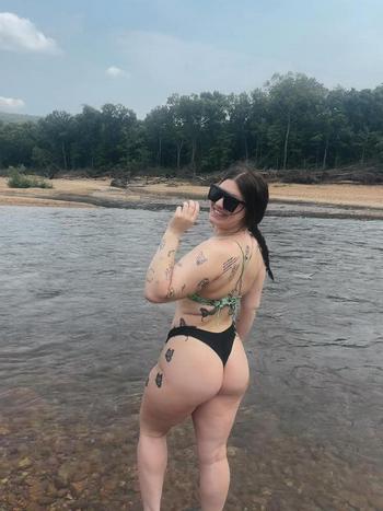 256-908-3520, 20  female escort, Panama City