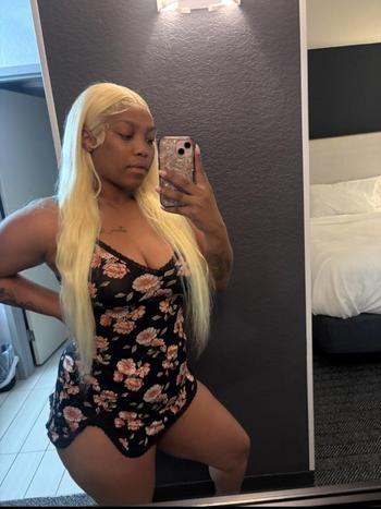 Tiff, 22  female escort, Panama City